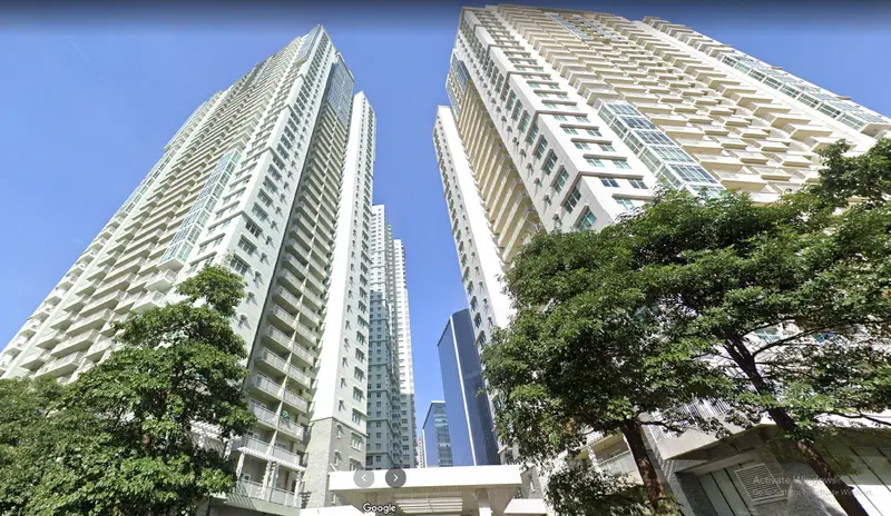 Red Oak at Two Serendra
