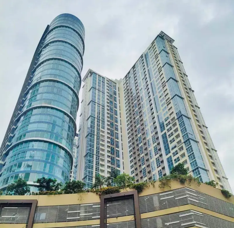 2室 · Park West BGC
