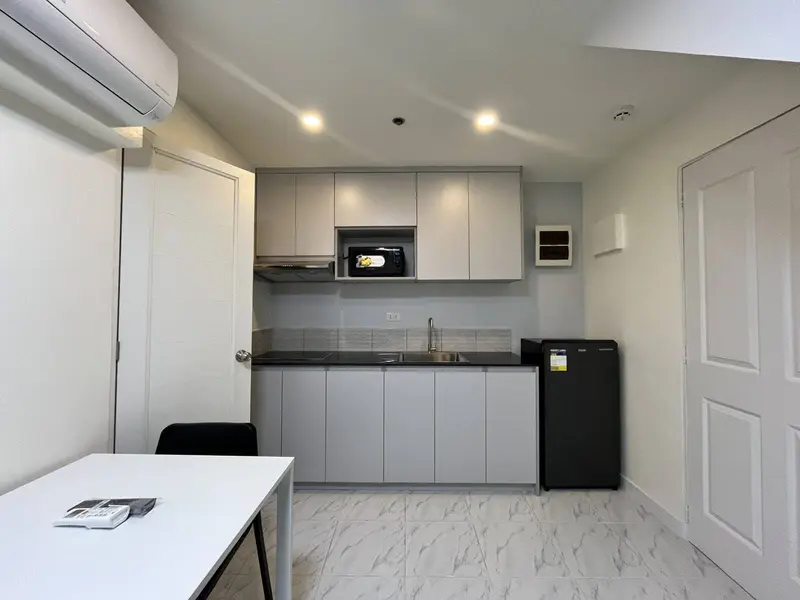 2-bedroom condo for rent in Victoria de Makati, photo 1