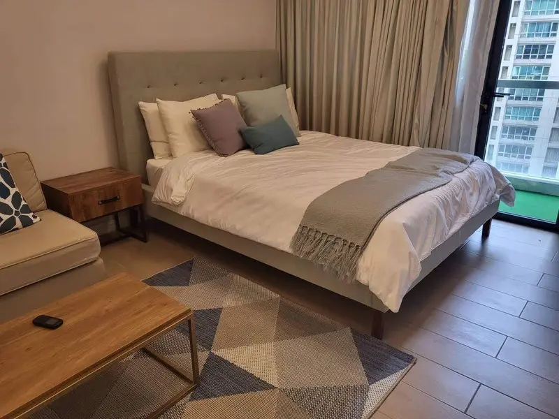 スタジオ · Salcedo Skysuites