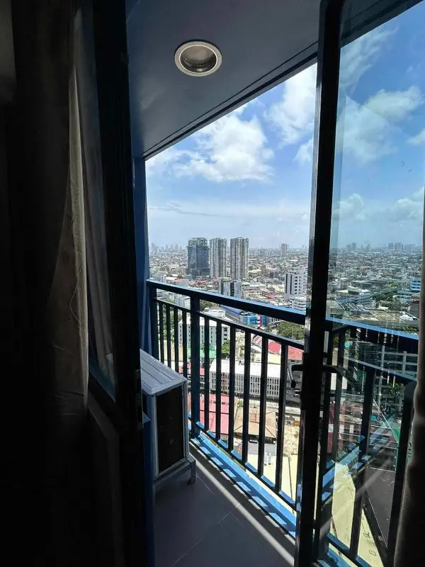 Studio · Air Residences