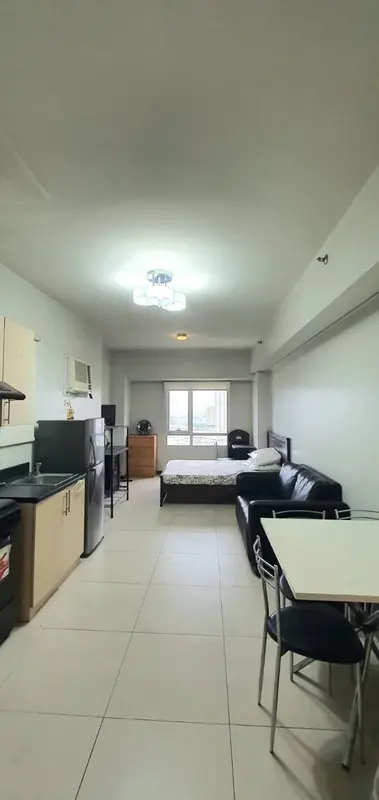 【賃貸】The Columns Legazpi Villageのスタジオタイプのコンドミニアム、写真2