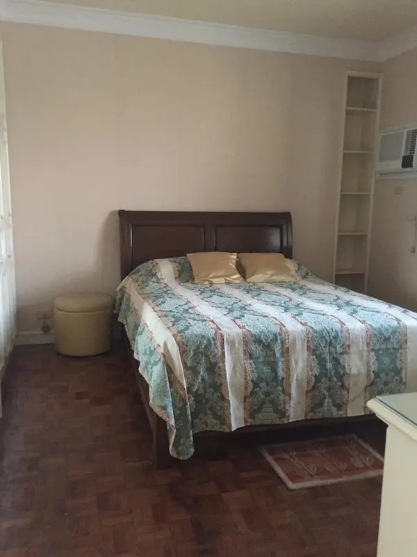 1 BR · Alpha Salcedo