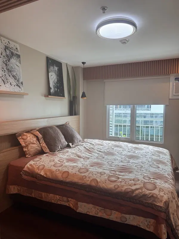 1 BR · Almond at Two Serendra