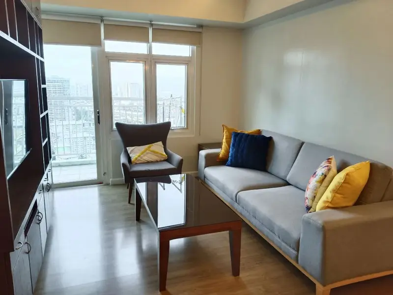1 BR · Meranti at Two Serendra
