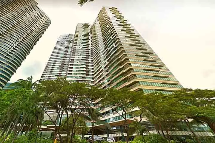 1 BR · One Rockwell