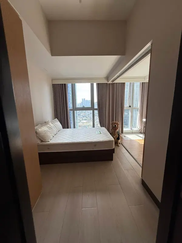 1-bedroom condo for rent in Uptown Parksuites, photo 2