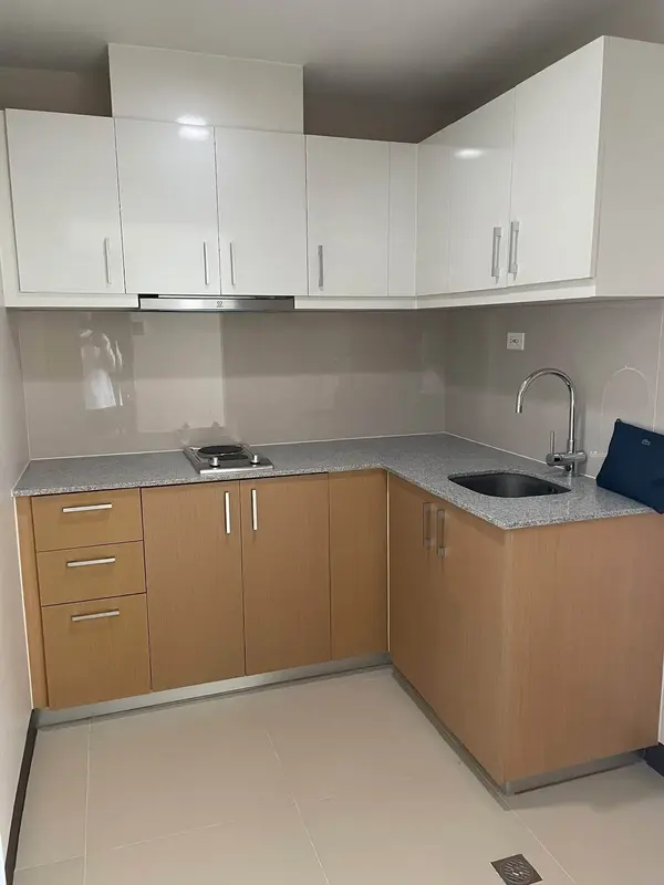 1-bedroom condo for rent in Uptown Parksuites, photo 3