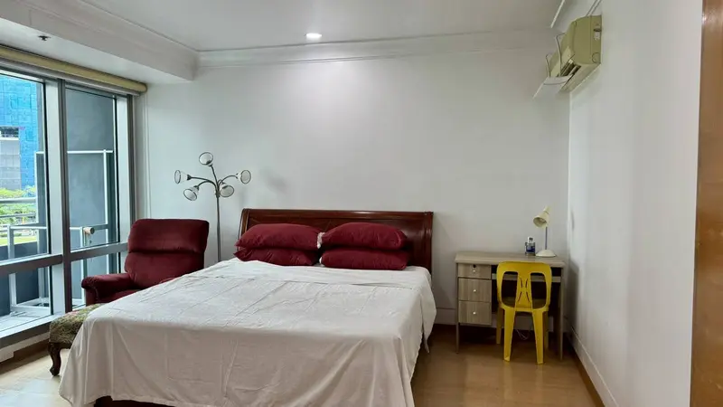 1 BR · One McKinley Place