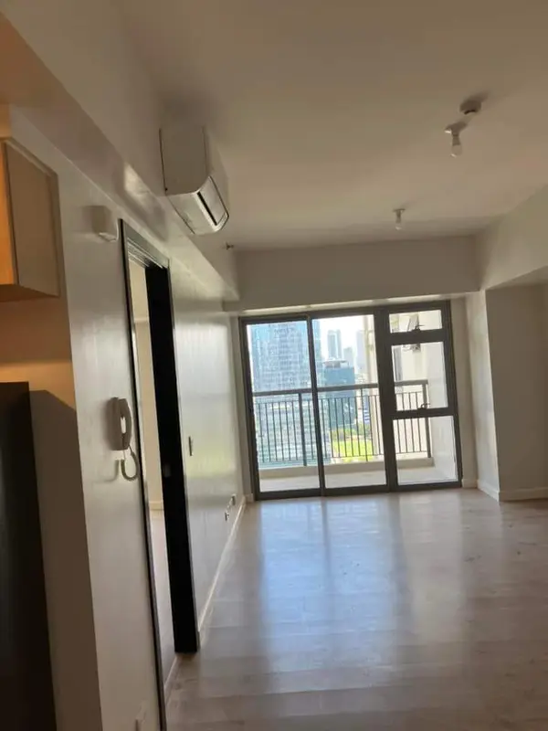 1 BR · Park Triangle Residences