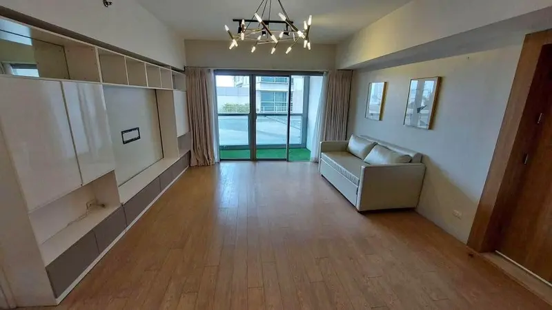 1 BR · One Shangri-La Place