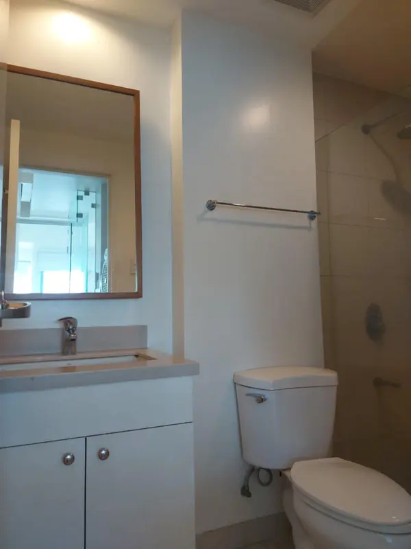 1 BR · One Rockwell