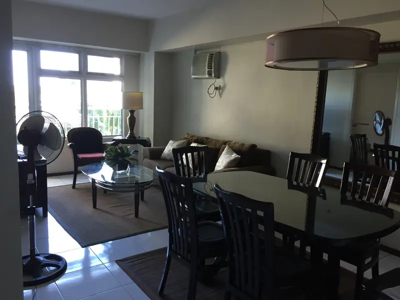 Belize at Two Serendra 1베드룸 콘도 임대, 사진 2