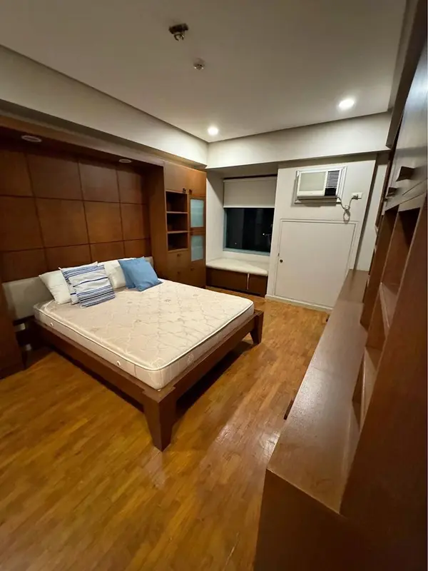 1 BR · One Legazpi Park