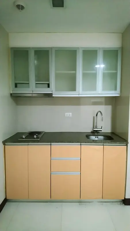 1 BR · Three Central