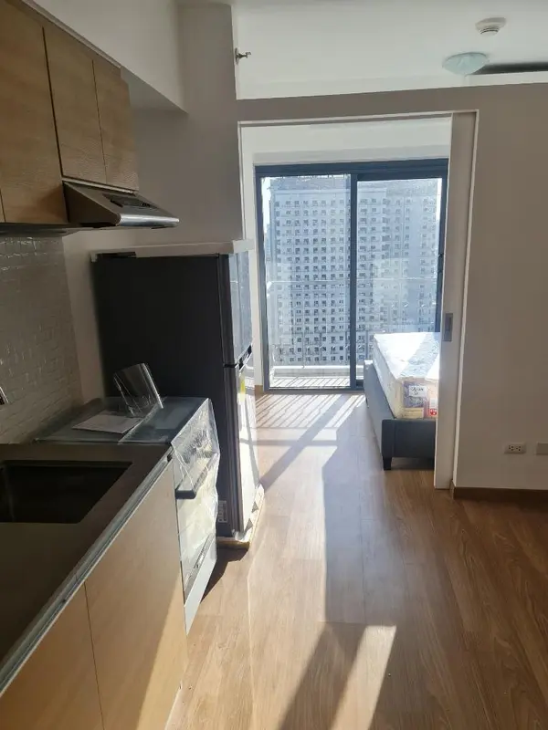 1-bedroom condo for rent in The Rise Makati, photo 2