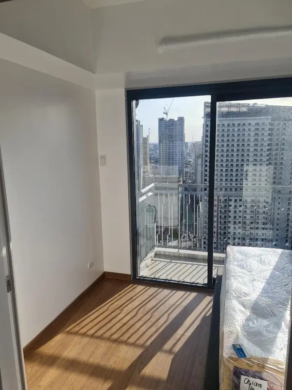 1-bedroom condo for rent in The Rise Makati, photo 4