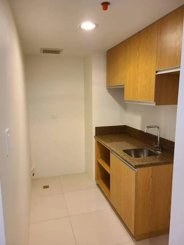 1-bedroom condo for rent in Madison Park West, photo 1