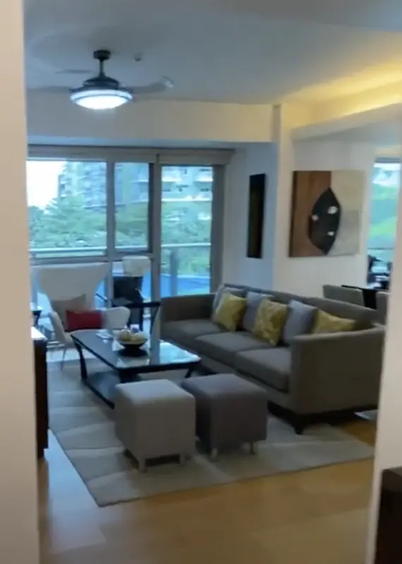【賃貸】West Tower at One Serendraの2ベッドルームのコンドミニアム、写真2