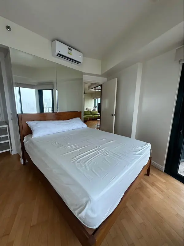 2 BR · One Rockwell