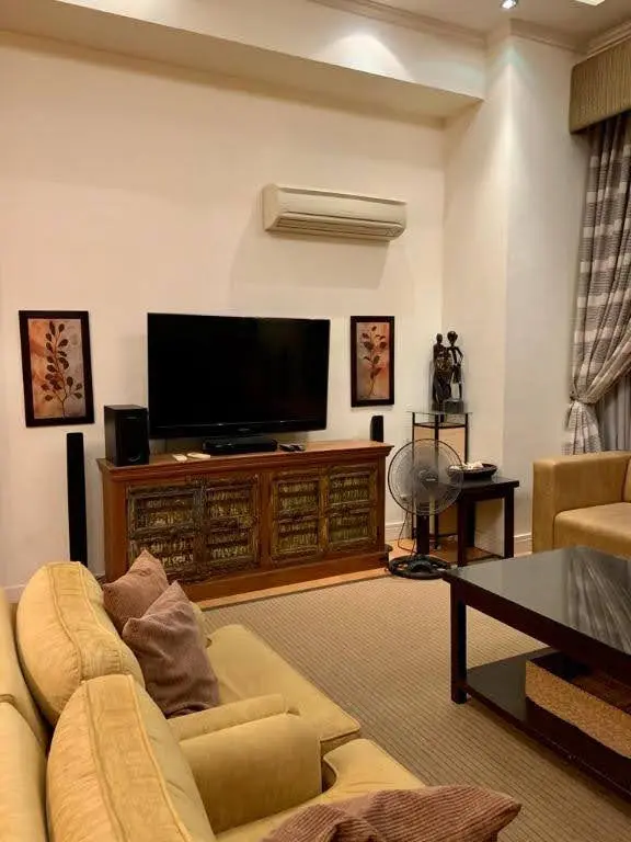 2-bedroom condo for rent in The Shang Grand Tower, photo 3