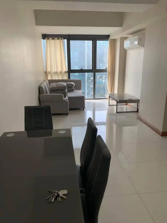 2-bedroom condo for rent in Uptown Ritz Residence, photo 2