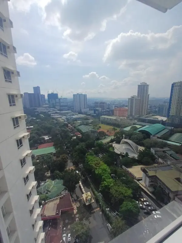 2 BR · The Columns Legazpi Village