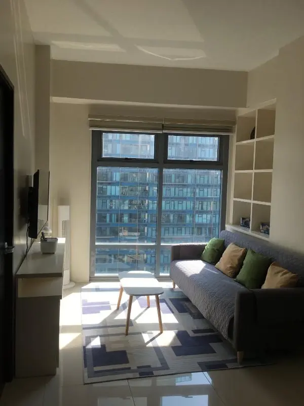 2 BR · Park West BGC