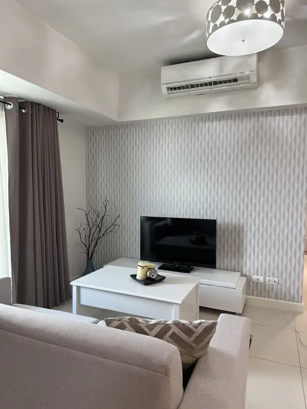 2 BR · Red Oak at Two Serendra
