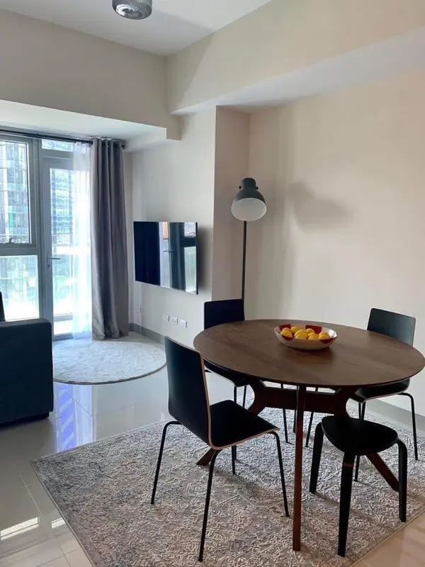 2 BR · Uptown Parksuites