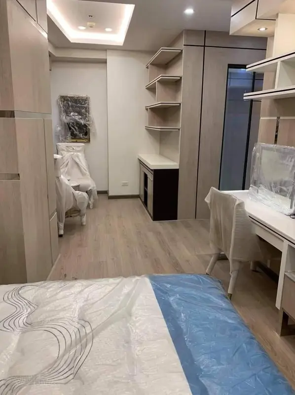 2 BR · Park West