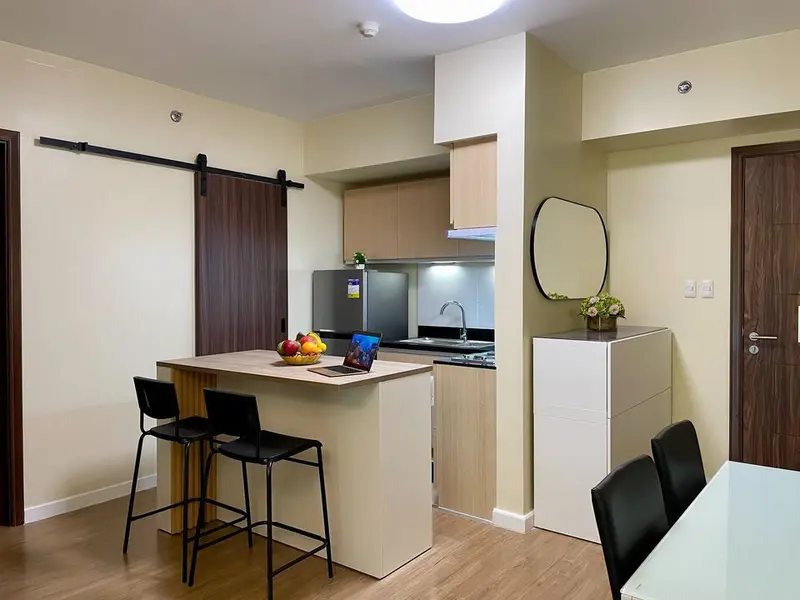 2 BR · One Antonio Makati