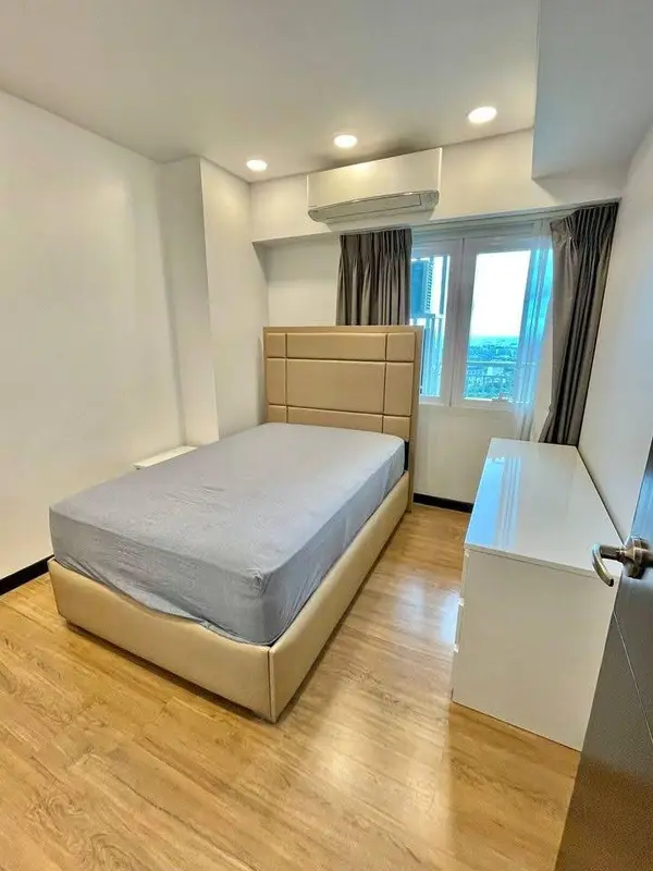 2 BR · Sequoia at Two Serendra