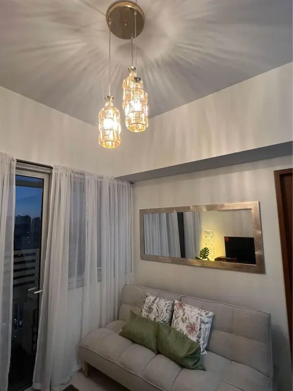 2 BR · One Wilson Square