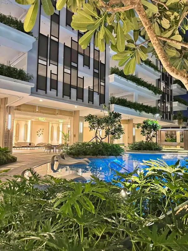 2 BR · The Aston Place by DMCI Homes