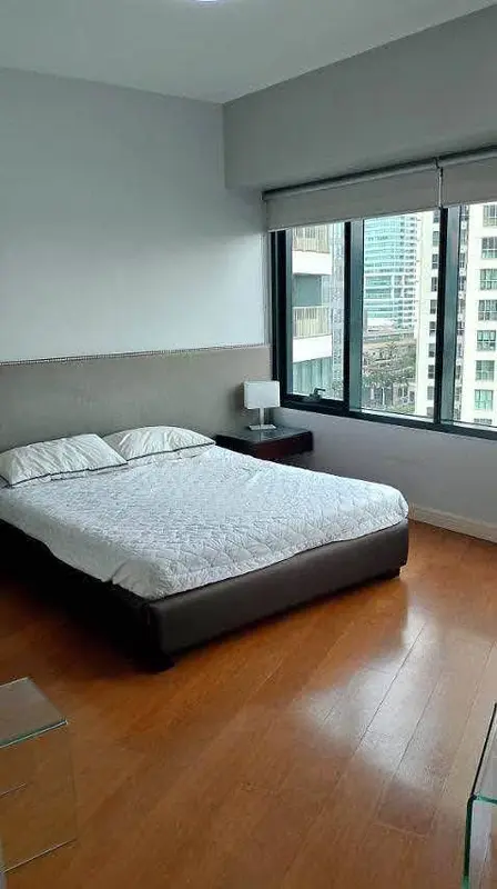 2 BR · One Rockwell