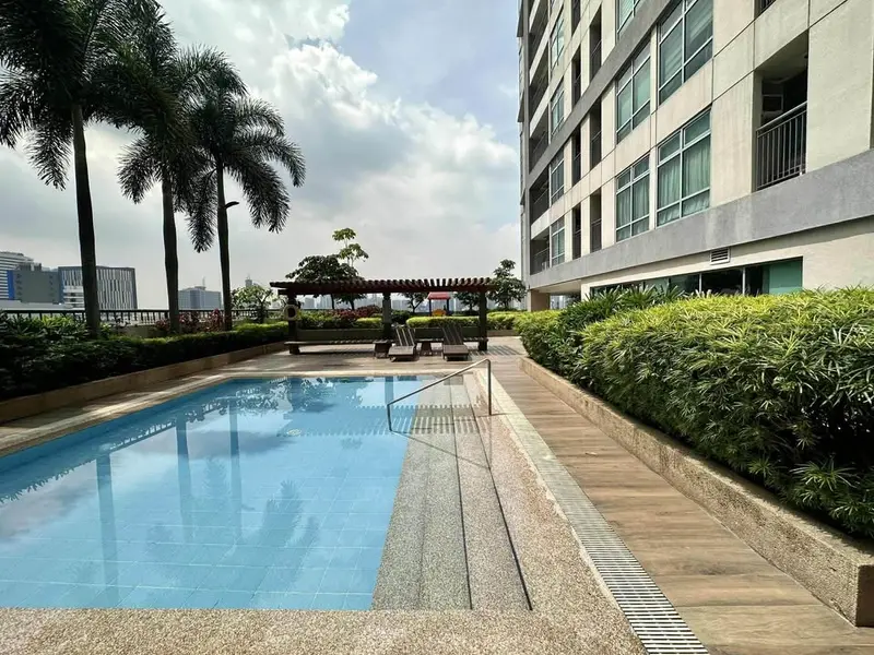 2 BR · Parkwest BGC