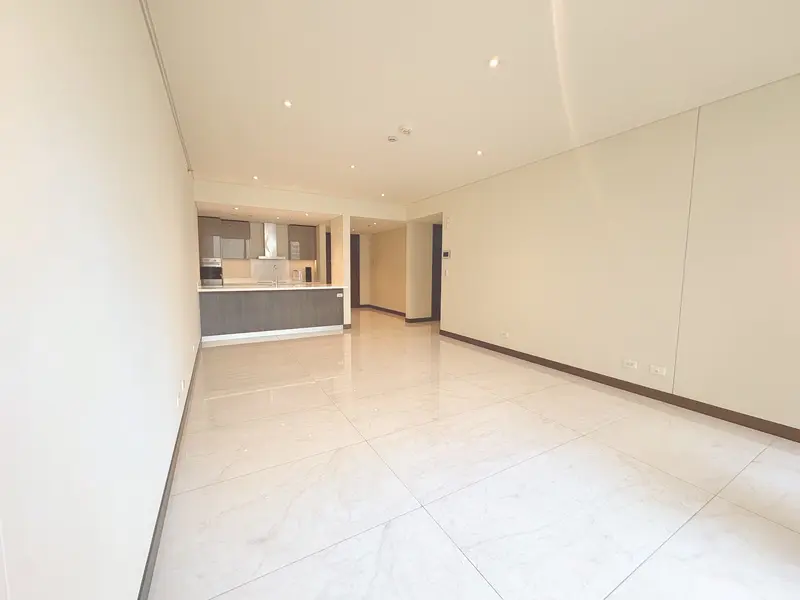 【賃貸】Park Central Towersの2ベッドルームのコンドミニアム、写真3
