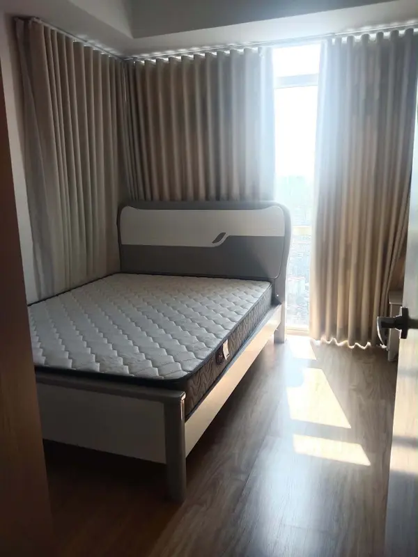 2 BR · Times Square West