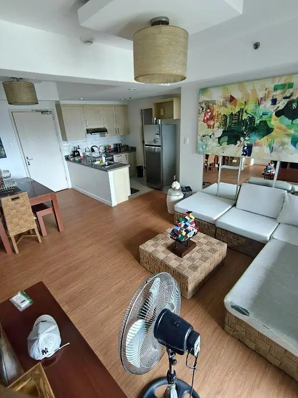 2 BR · One Rockwell
