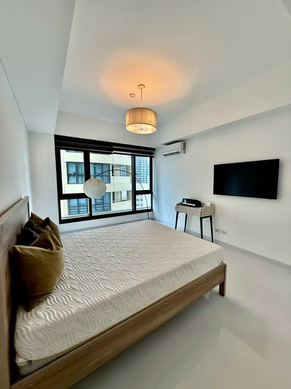 2 BR · The Shang Grand Tower