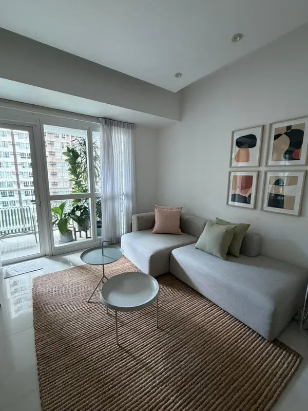 2 BR · One Uptown Residences