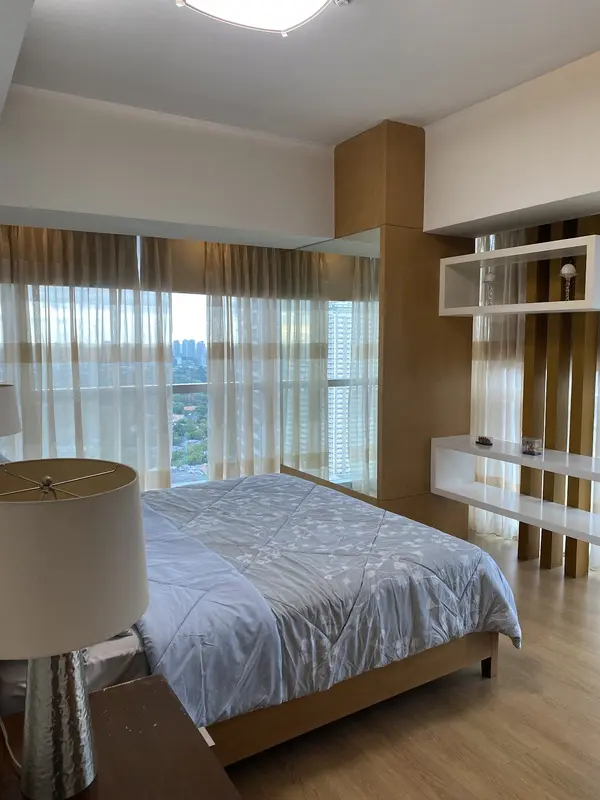 【賃貸】The St. Francis Shangri-La Placeの3ベッドルームのコンドミニアム、写真2