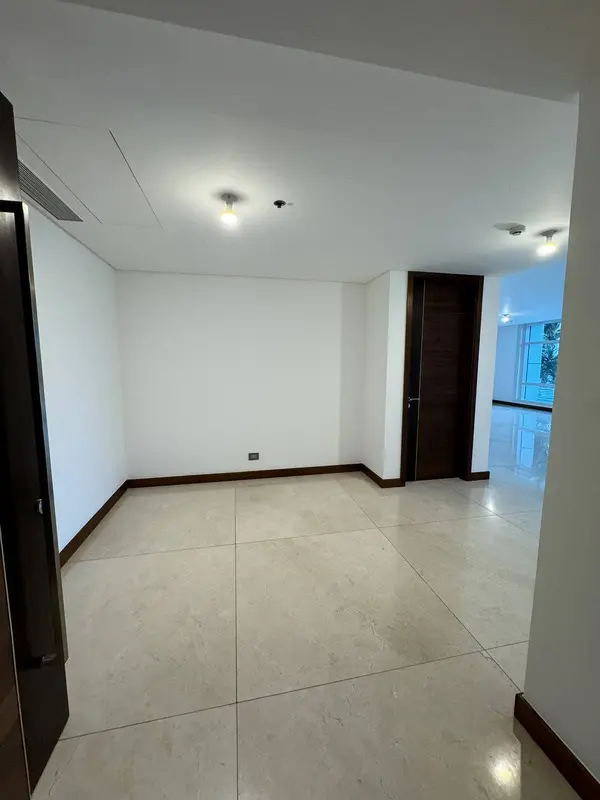 3BR · Two Roxas Triangle