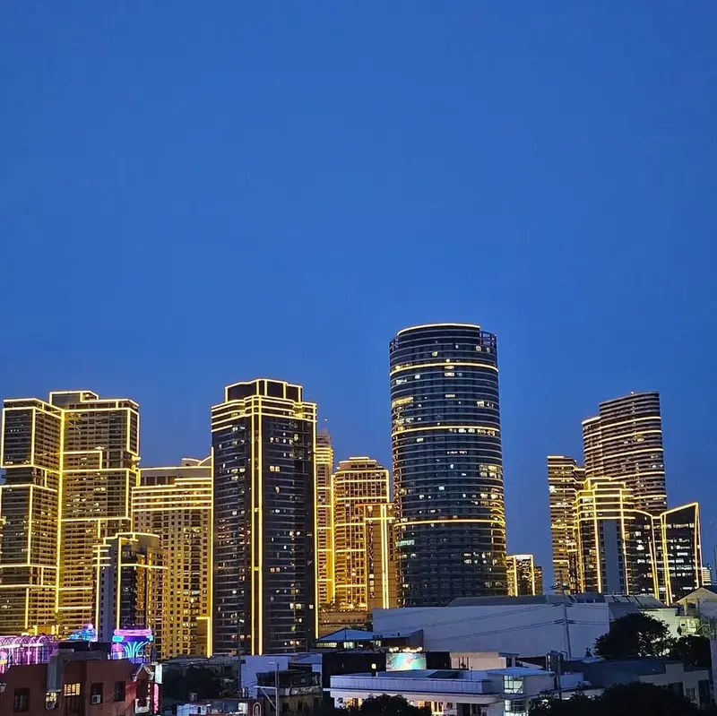 3 BR · The T Tower