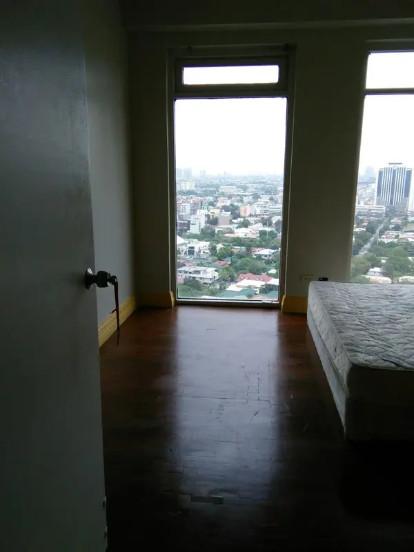 4-bedroom condo for rent in The Salcedo Park, photo 4