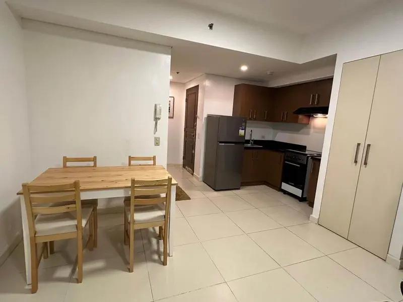 【売買】Red Oak at Two Serendraのスタジオタイプのコンドミニアム、写真3
