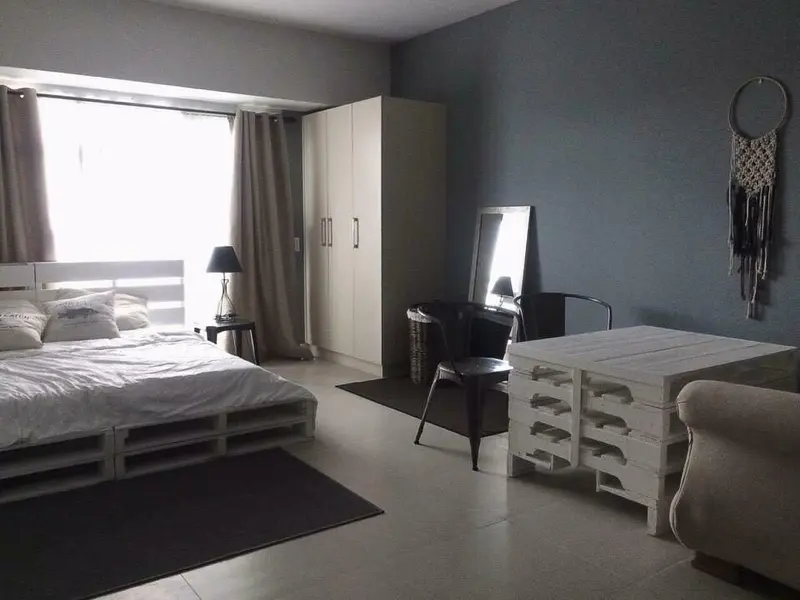 Studio · Red Oak at Two Serendra