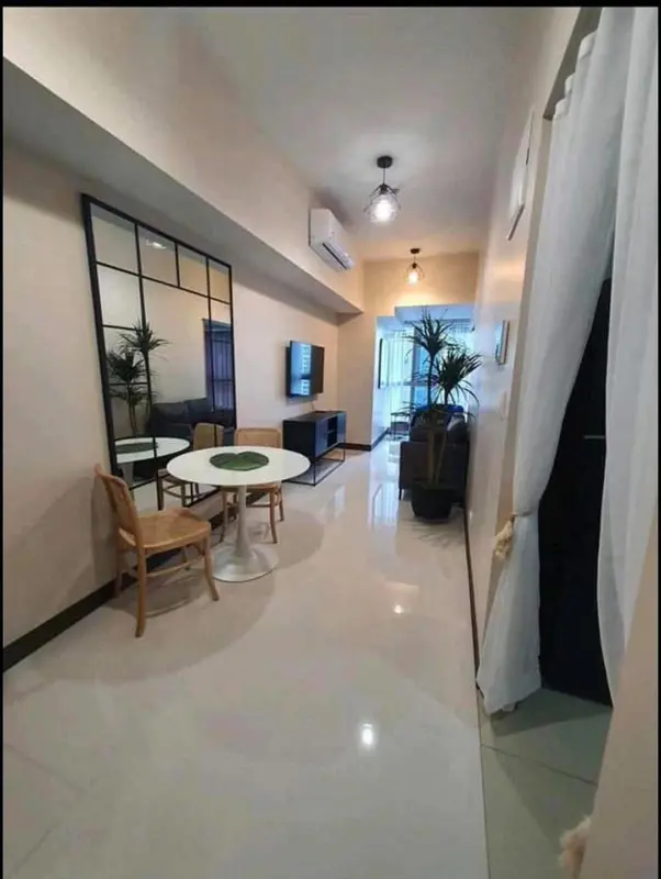1-bedroom condo for sale in Uptown Parksuites, photo 3