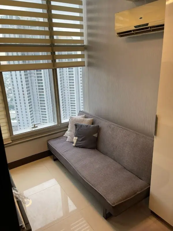 1 BR · One Central